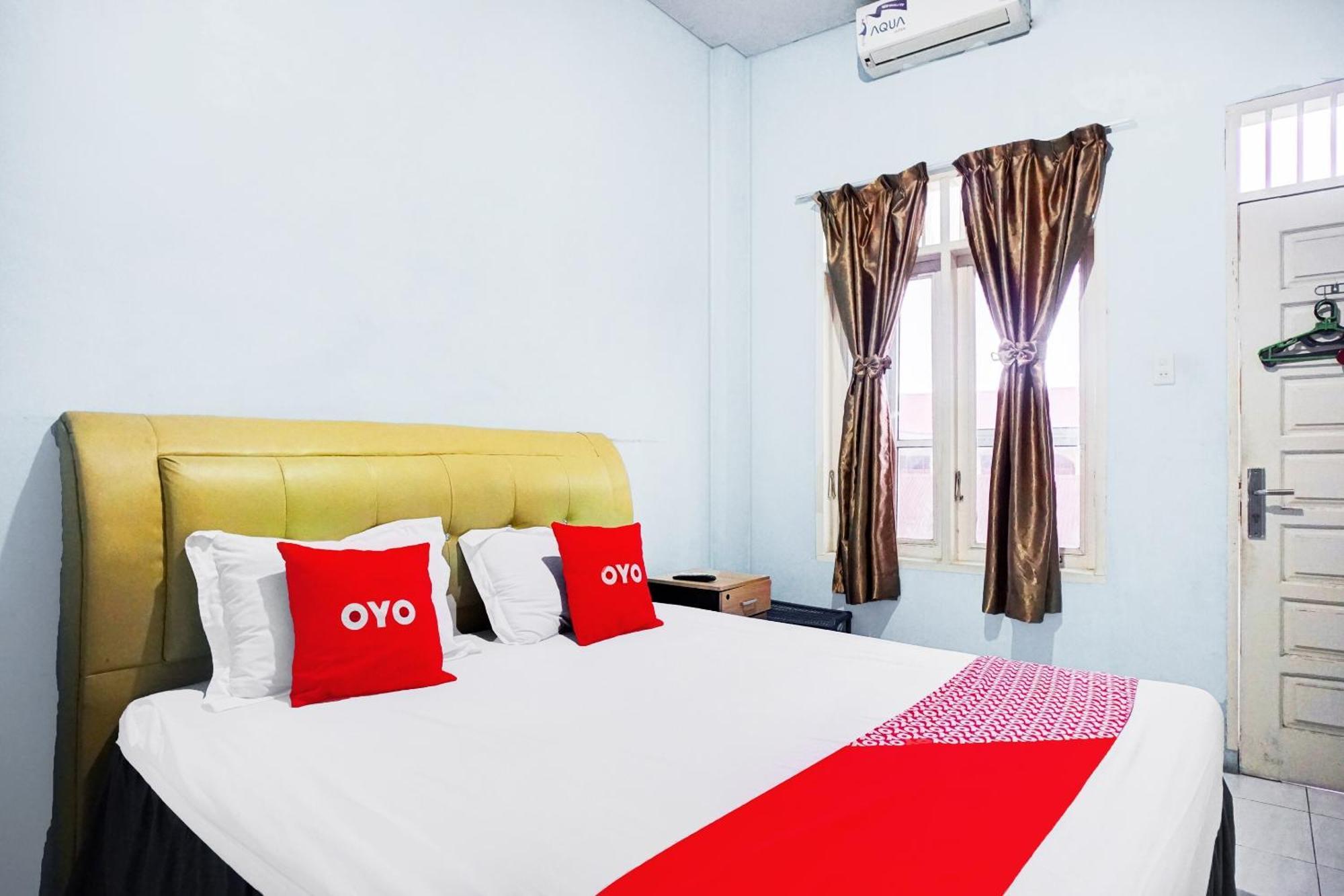 Oyo 93071 Home Stay Kembar Syariah Binjai Exterior foto